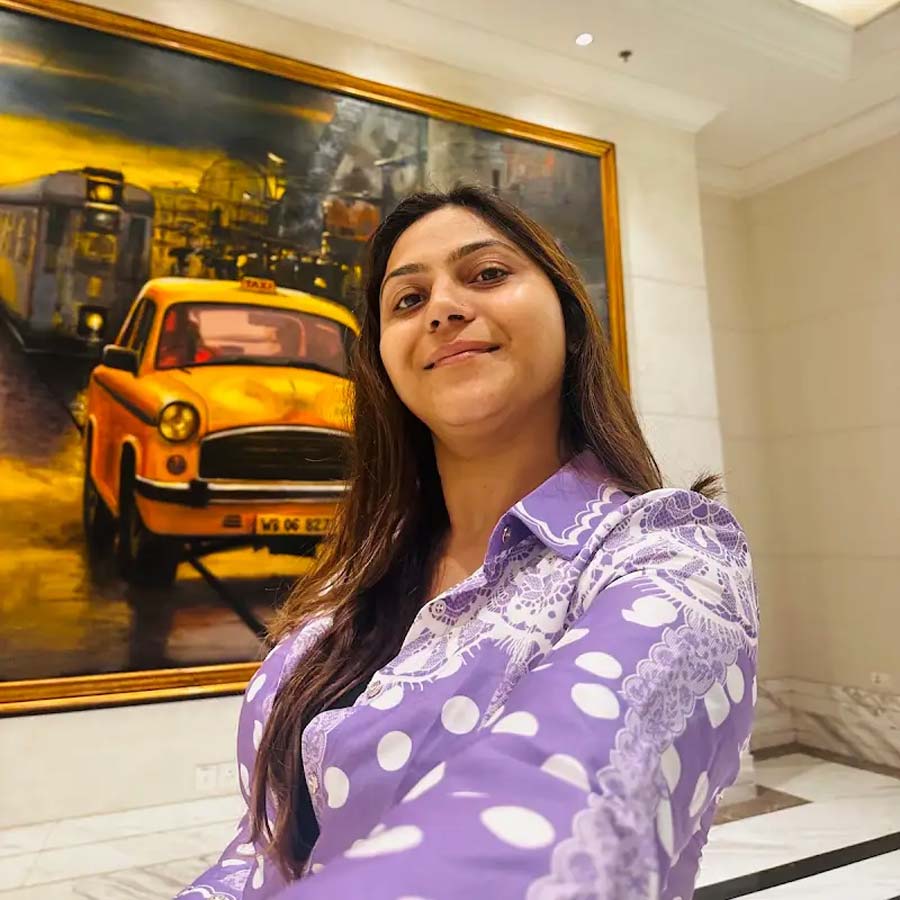 কলকাতা ঘুরে বেড়ানোর সময় জ্যোতি মলহোত্রার একটি ছবি।