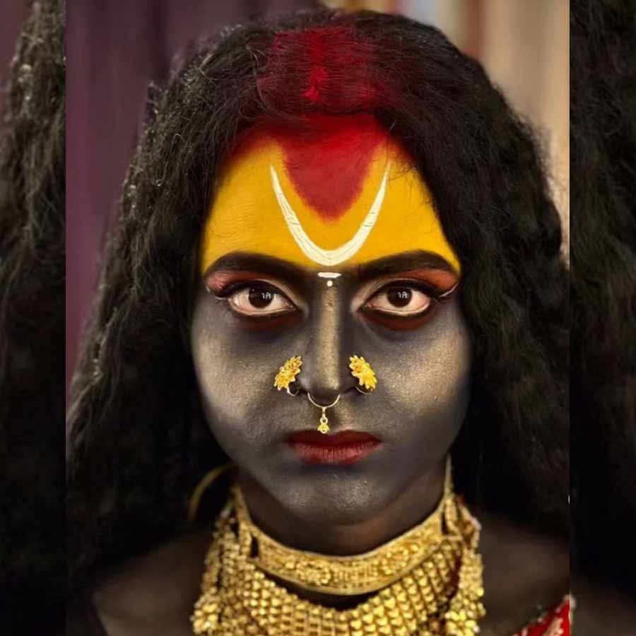 Actor Dibyojyoti Dutta Turned Goddess Kali In Mega Anurager Chhowa dgtl