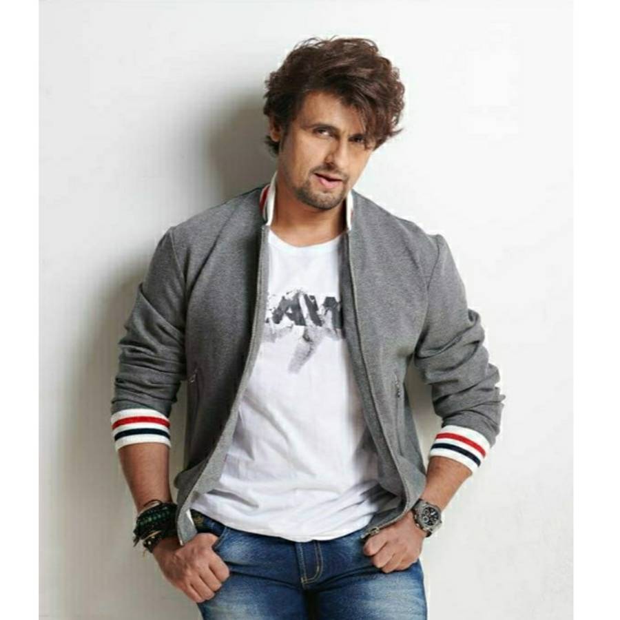 Singer Sonu Nigam Narrowly Escapes Major Mishap As Car Hits Him On Mumbai Streets dgtl