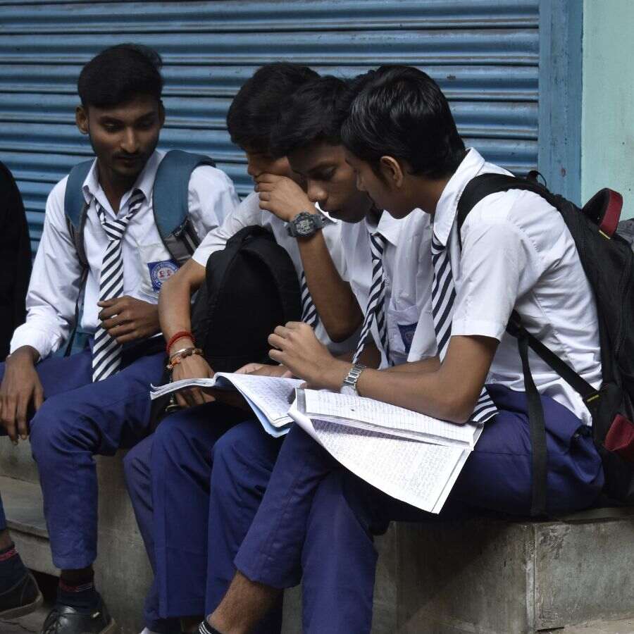 Students who passed HS under Regulation 9(2) are allowed to reappear for the exam by WBCHSE dgtl