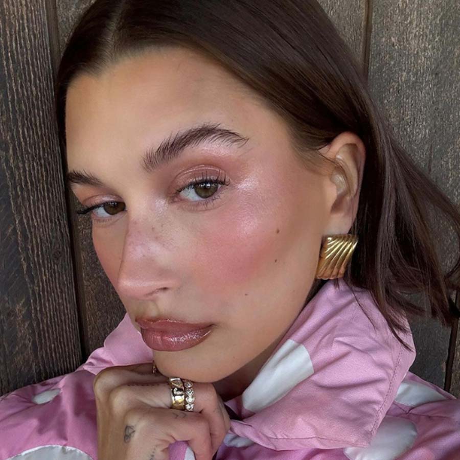 হলিউড তারকা হেইলি বিবারের মতো মেকআপ চান?