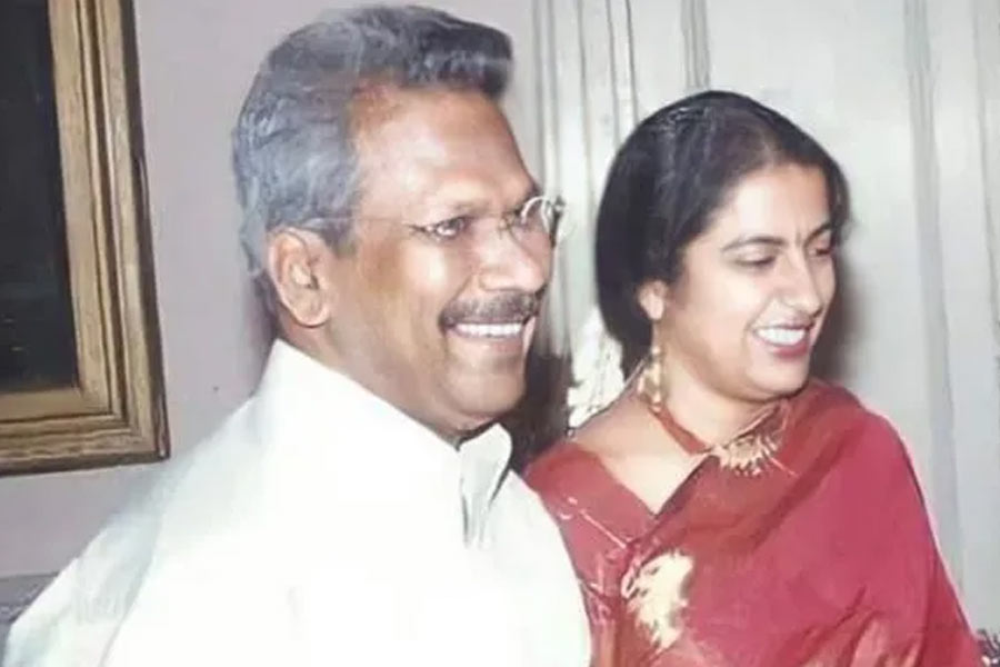 বিয়ের পর মণিরত্নমের সঙ্গে প্রযোজনা সংস্থার দায়দায়িত্ব সামলাতে শুরু করেন সুহাসিনী। ২০২০ সালে মুক্তিপ্রাপ্ত ‘পুথম পুড়ু কালাই’ নামের তামিল ভাষার একটি ছবিতে অভিনয়ের পাশাপাশি সহ-পরিচালনা করেছিলেন তিনি।