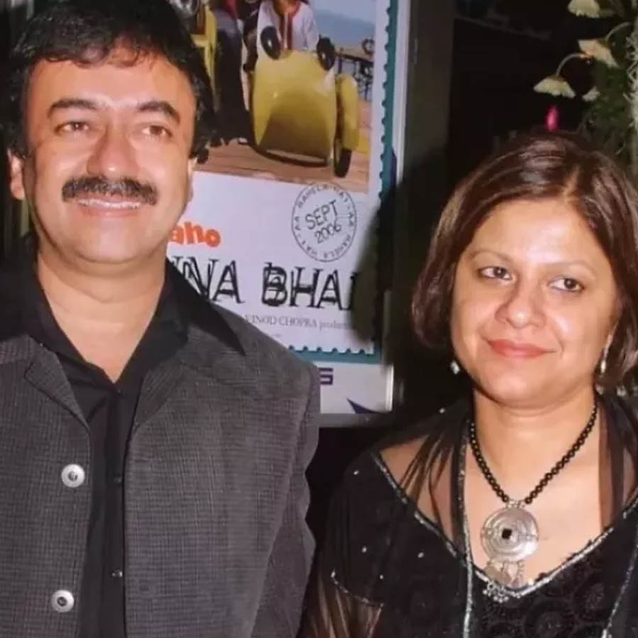 ১৯৯৪ সালে মনজিৎ লাম্বাকে বিয়ে করেন রাজকুমার। পেশায় পাইলট ছিলেন মনজিৎ। ২৪ বছর এই পেশার সঙ্গে যুক্ত থাকার পর সেই চাকরি ছেড়ে দেন তিনি।