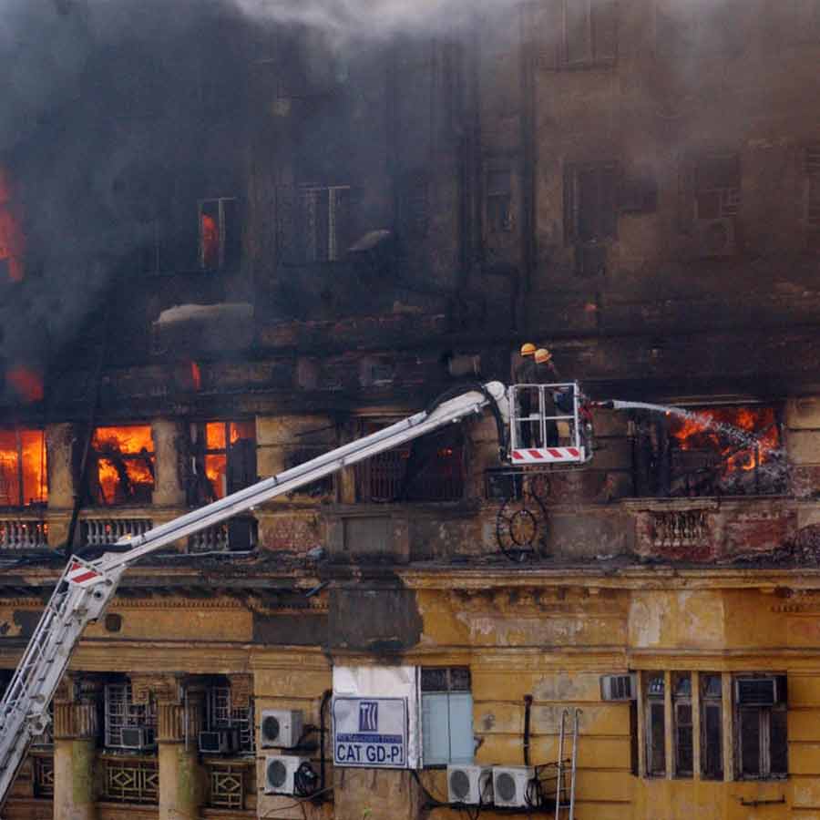 The laxity, irregularities, and indifference of the hotel authorities, the municipality, the fire department, and the police surrounding the 'Rituraj' hotel are clear