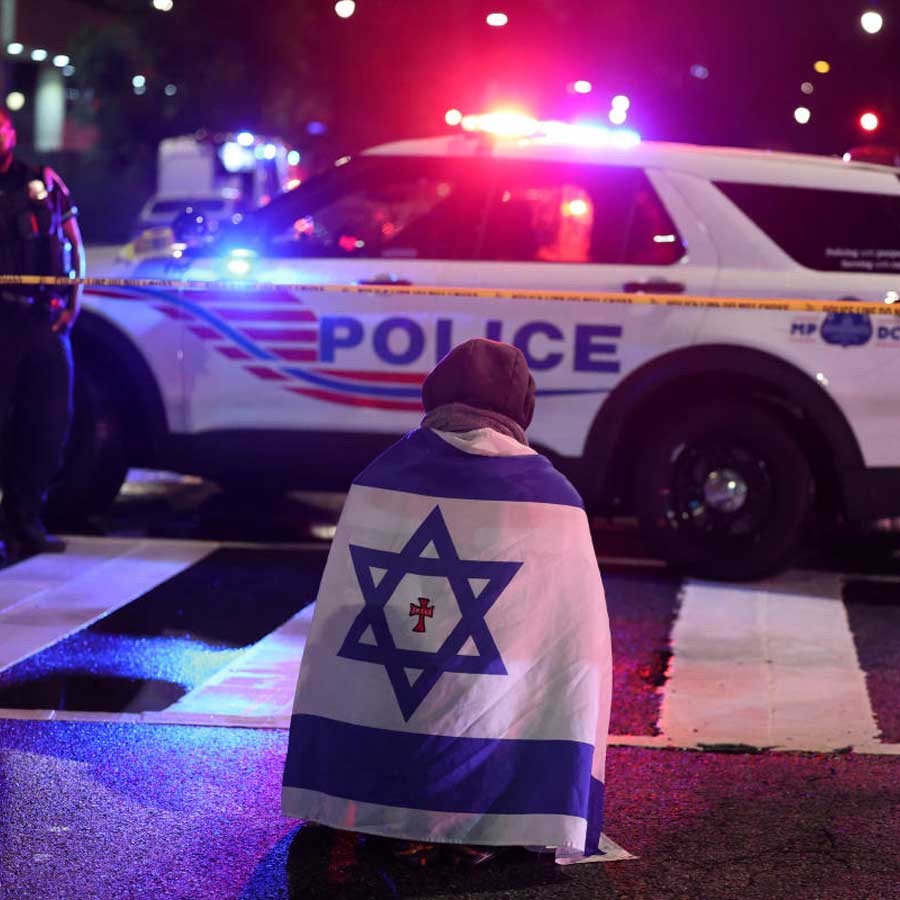 Two Israeli Embassy staffers shot dead near Jewish Museum in Washington DC of US dgtl