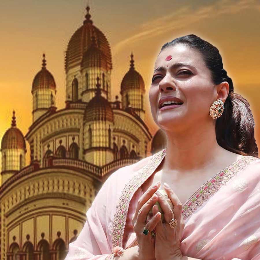 Bollywood Actress Kajol visits Dakshineswar temple seeks blessings from maa kali and talks about Operation sindoor dgtls