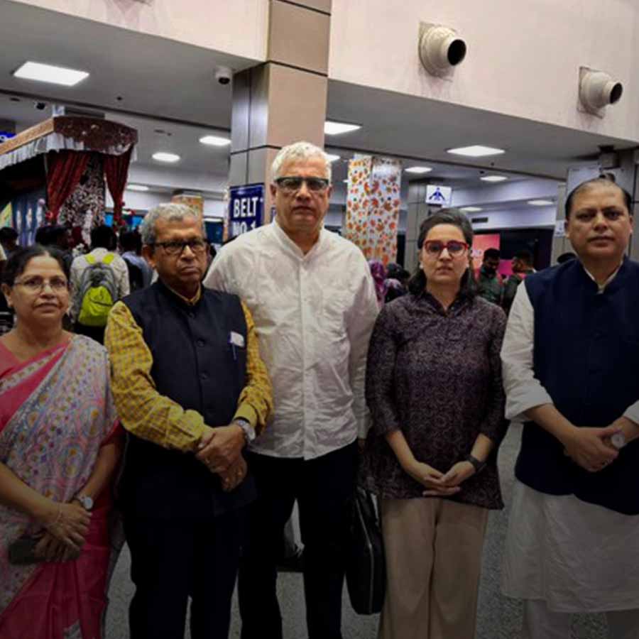 Mamata Banerjee sent a TMC delegation to Kashmir to submit a report on the LOC ground zero situation dgtl