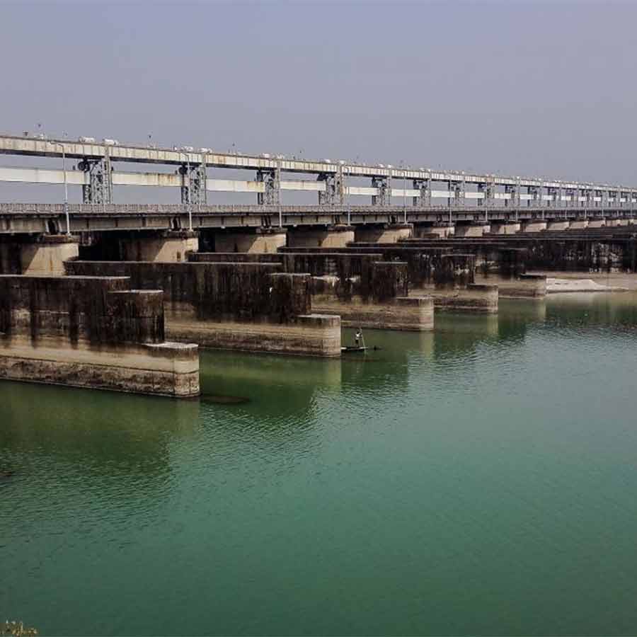When water supply is limited, controlling demand is one of the conditions for sustainable development and good India-Bangladesh relations