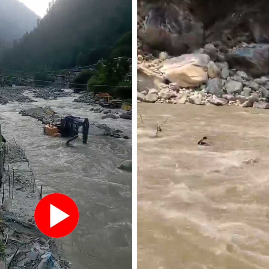 Two tourists walking along the banks of the Parvati River swept away dgtl