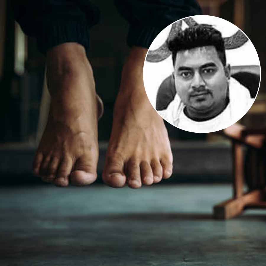 Hanging body of TMC councillor recovered from party office at  Haringhata of Nadia