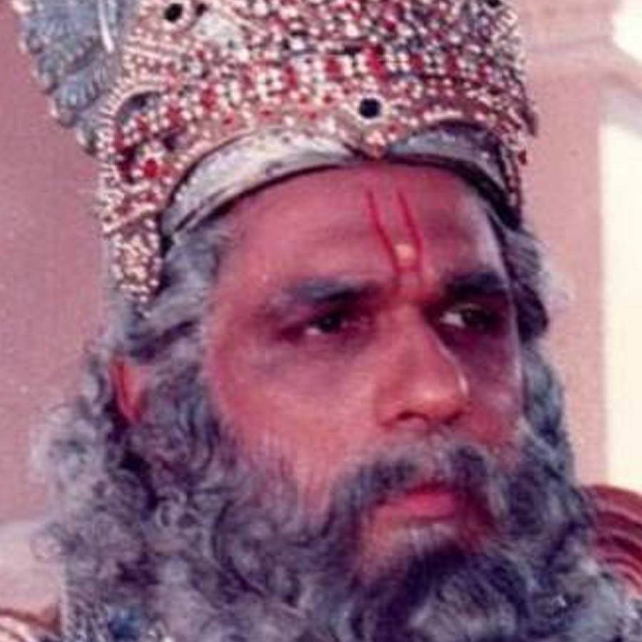 Meet Firoz Khan who played Arjun in Mahabharat changed his name and left acting