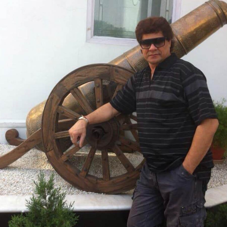 Meet Firoz Khan who played Arjun in Mahabharat changed his name and left acting