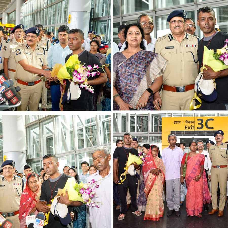 West Bangal police constable Laxmikanta Mondal reached Kolkata airport after climbing mt Everest