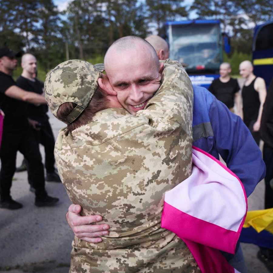 Russia and Ukraine exchange hundreds of prisoners, part of the biggest swap of the war dgtl