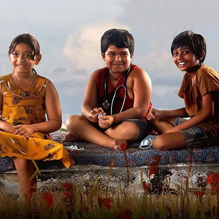 Review of the film Onko Ki Kothin directed by Saurav Palodhi starring Parno Mittra Ushasie Chakraborty