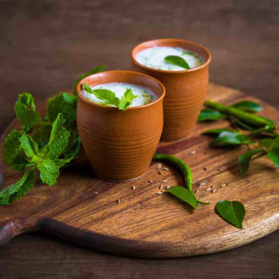 নির মোর।