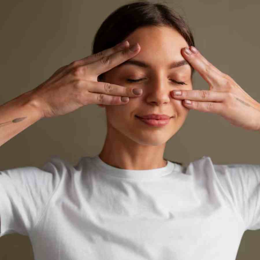These Facial exercises can help reduce wrinkles and sagging skin