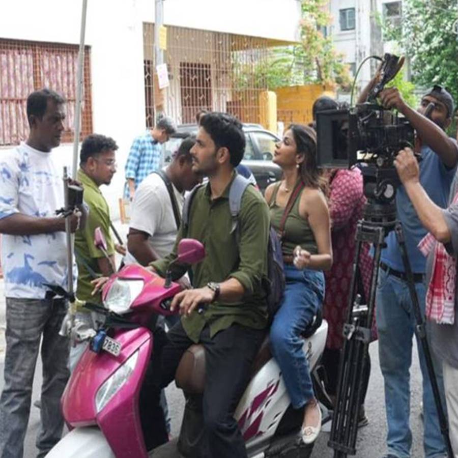 শুটিংয়ের ঠিক আগে অর্জুন-অরুণিমা।