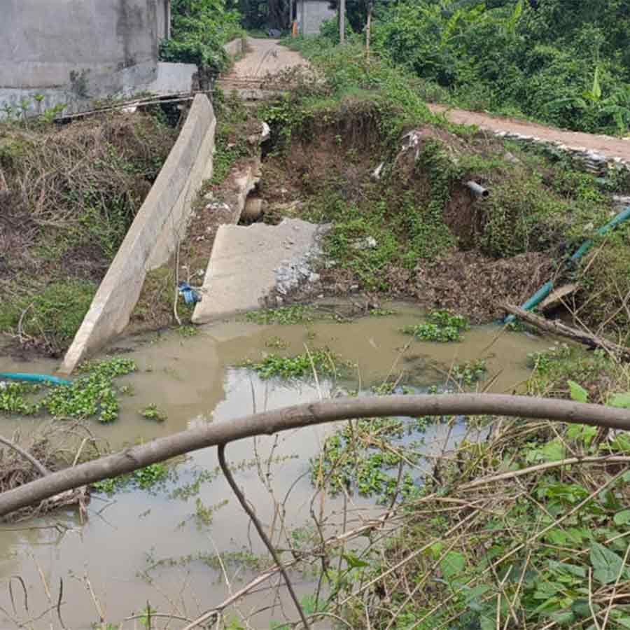 Residents of Udaynarayanpur worried as monsson season is coming and  dams are weak