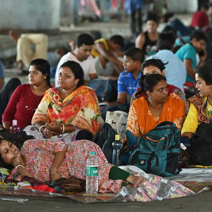 Meeting between SSC protesting teachers and Education secretary of West Bengal will be held on Monday dgtl