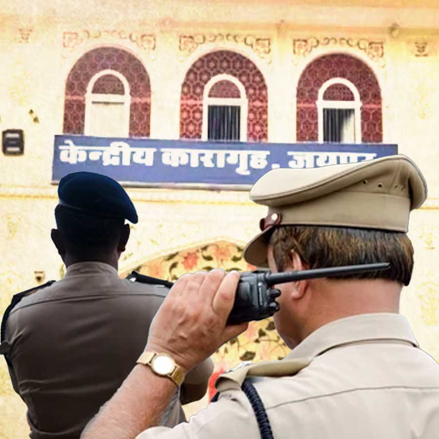 Police arrests 13 including 5 constable in an alleged bribe case of Jaipur Central Jail dgtl