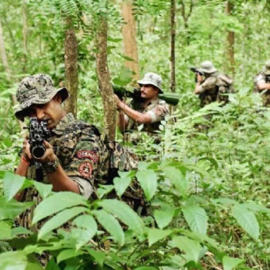 The problem needs to be resolved through a meeting between the Maoists and the government