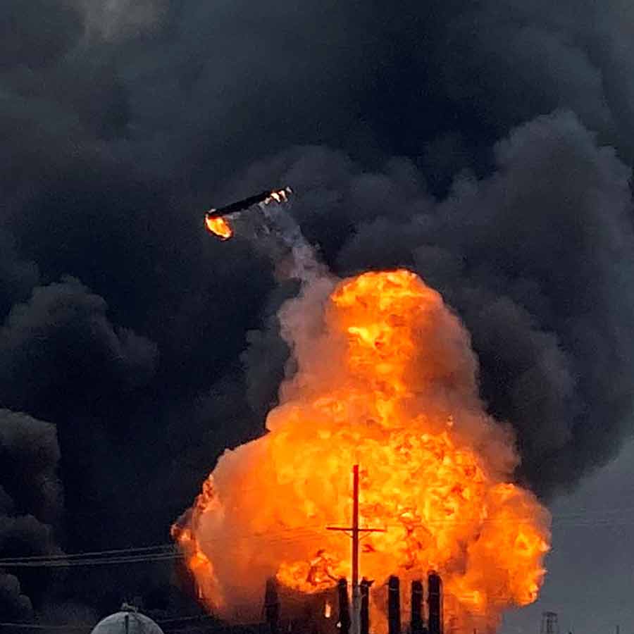 Huge explosion in a chemical factory in China dgtl