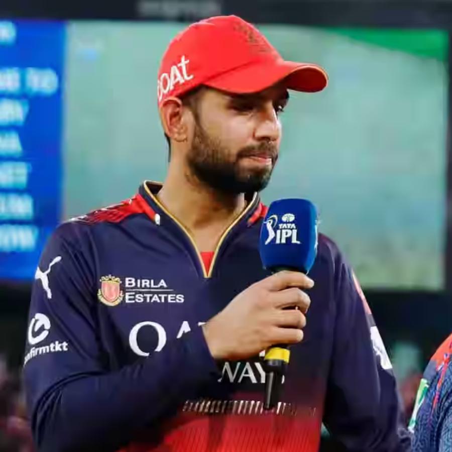 ম্যাচ রেফারির হাতে দলের ভুল তালিকা দিলেন জিতেশ! বেঙ্গালুরু অধিনায়কের কাণ্ডে বিভ্রান্তি