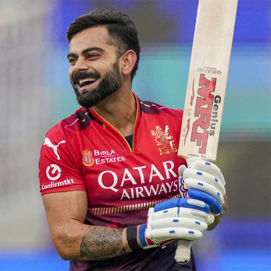 আইপিএলের এক ম্যাচে তিন কীর্তি কোহলির, একটি নজির গড়ল তাঁর বেঙ্গালুরুও