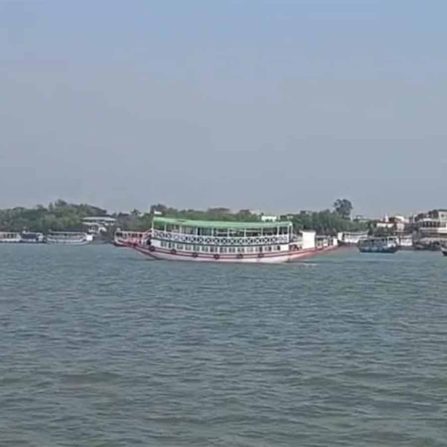 Bangladesh's ships are increasing in the Sundarbans, from administrative officials to local residents are concerned dgtld