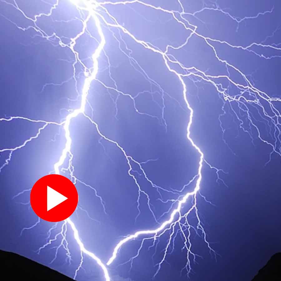 Video shows man speaks to god and captures thunder