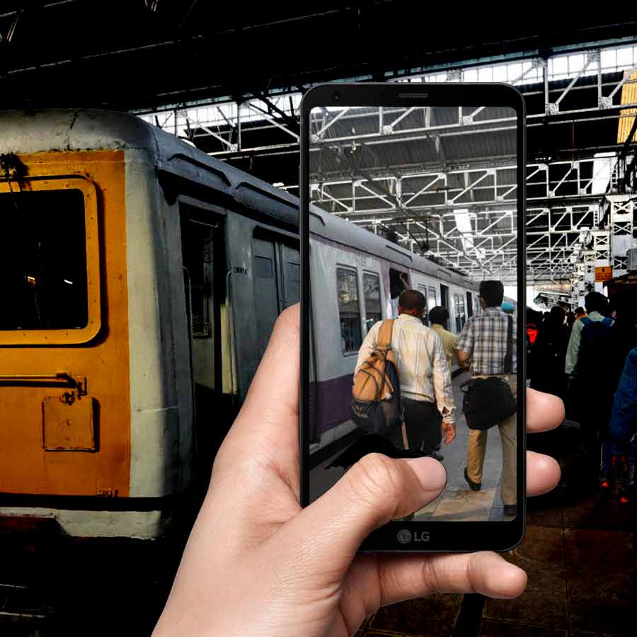 Eastern Railway has imposed restrictions on making photos, videos or reels at stations