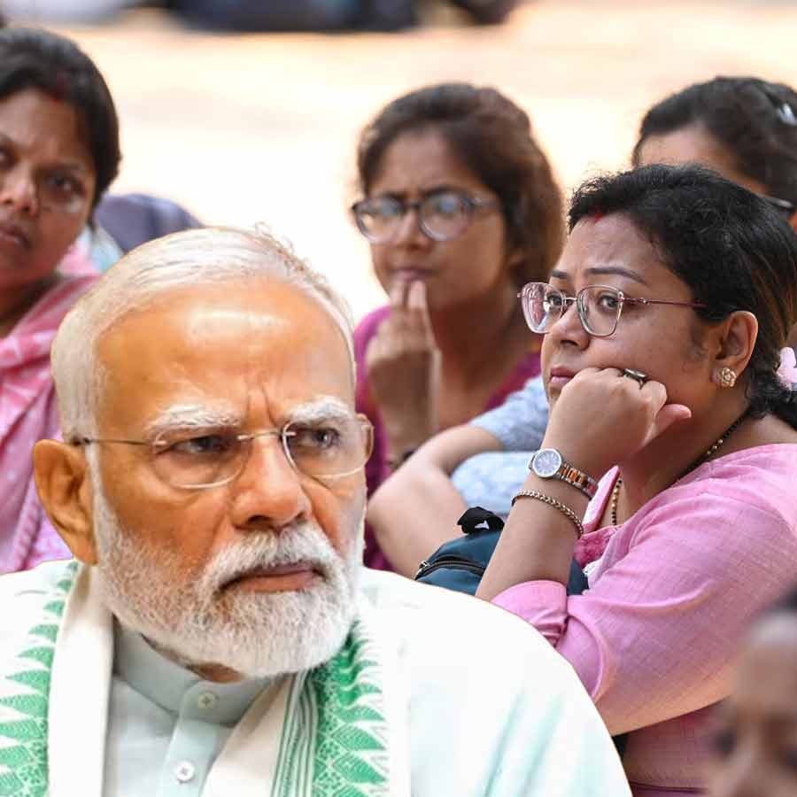 Unhappy with Mamata Banerjee's statement, jobless teachers want to meet PM Narendra Modi dgtl