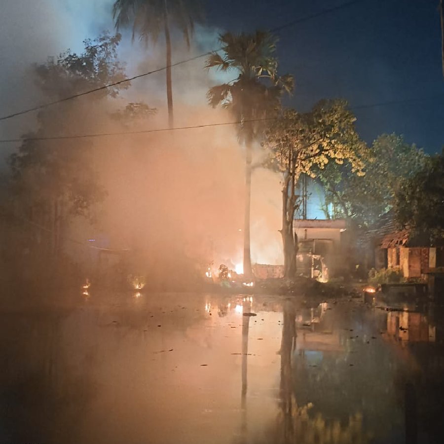 Chaos behind Diamond Harbor Police station where seized raw gun powder were kept dgtld