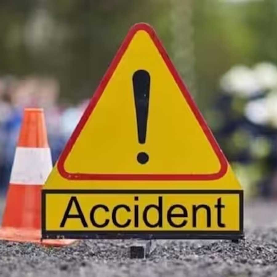 Five died and four injured after an auto collided with a truck after it hit by another truck in Digha-Nandakumar highway dgtld