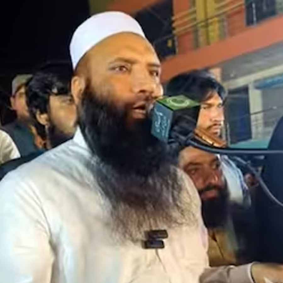 Lashkar commander Saifullah Kasuri who allegedly planned Pahalgam attack resurfaced at a public rally, seen sharing stage with Pakistani political leaders dgtl