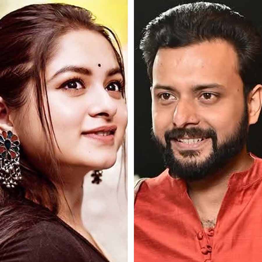 Speculations are actress Ipshita Mukherjee and Indrashis Roy is dating dgtl