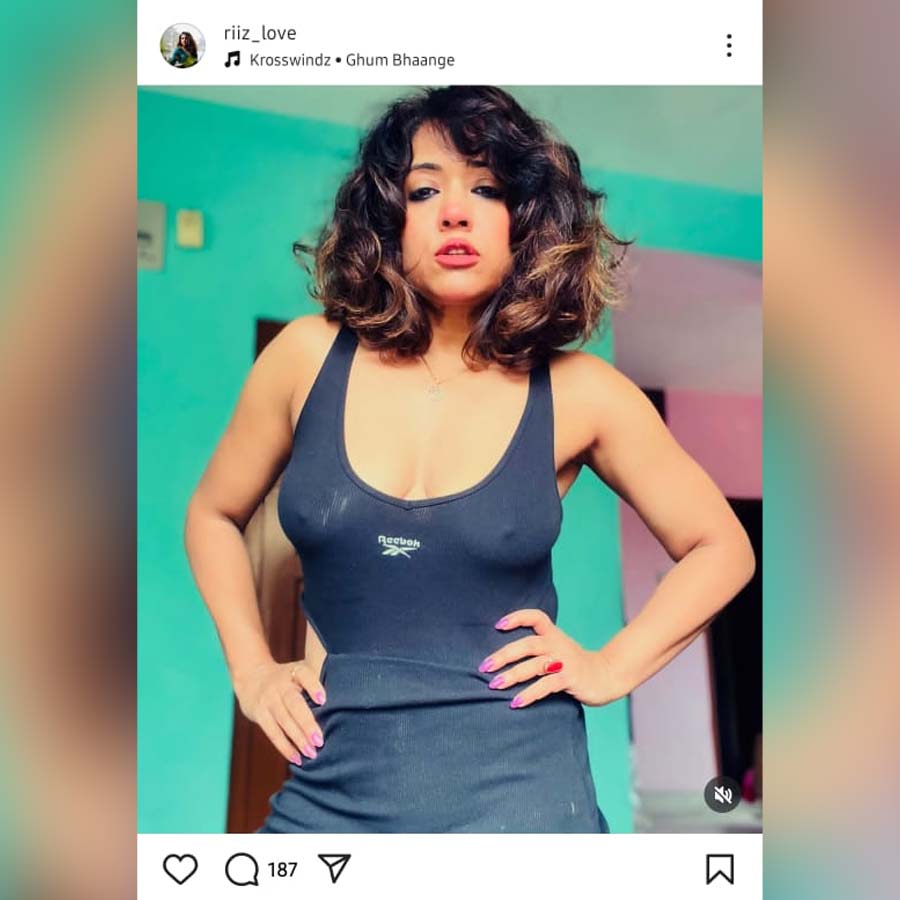 ইনস্টাগ্রামে এই ছবিটি পোস্ট করেন ঋ।