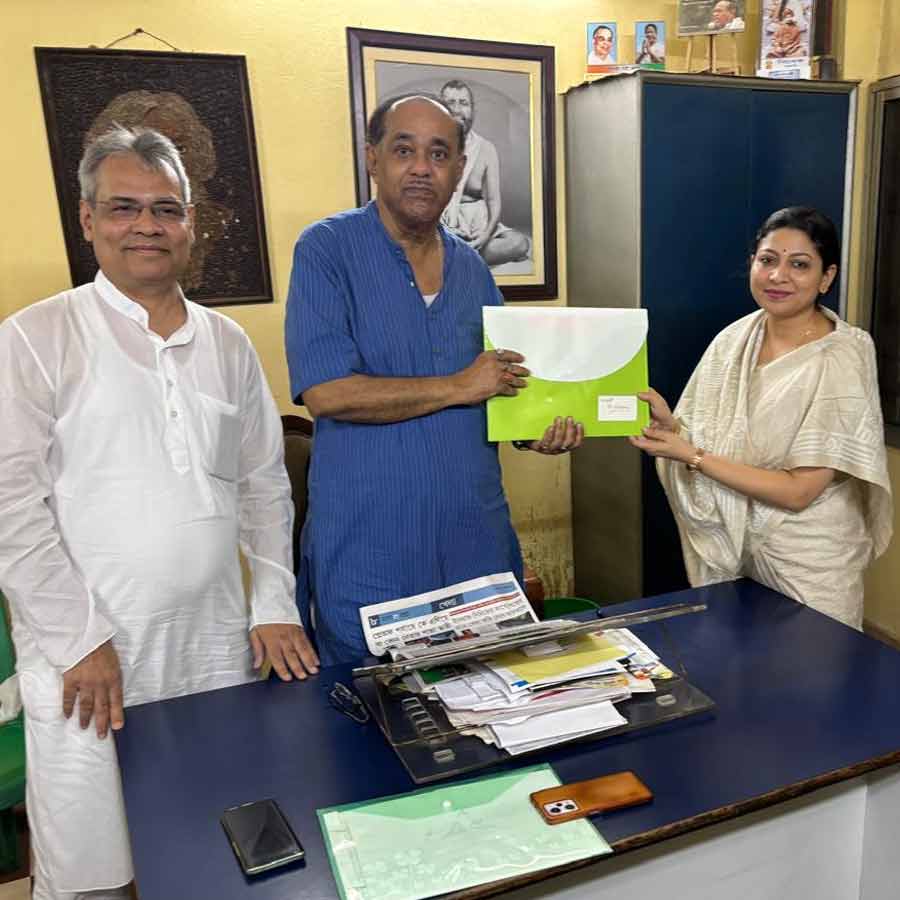 TMC State president Subrata Bakshi has gives election symbol to the kaliganj by poll candidate Alifa Ahme