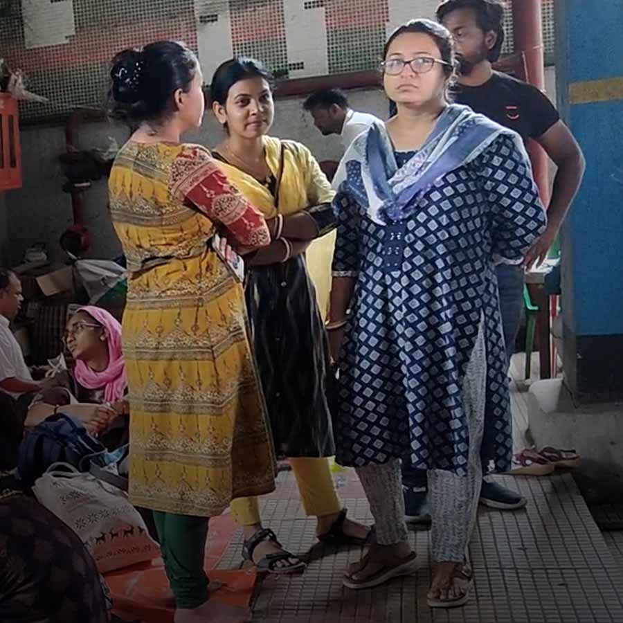 West Bengal Jobless Teachers in Distress as CM Mamata Mandates Exam for Job dgtl