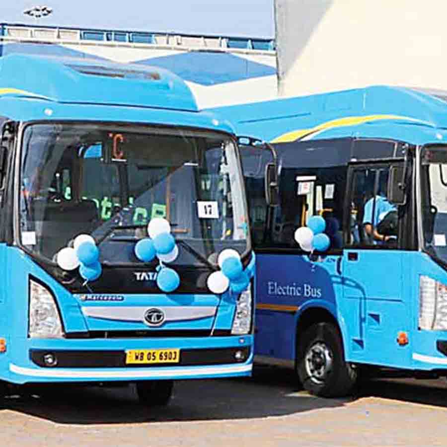 The West Bengal government wants half of public transport to be electric