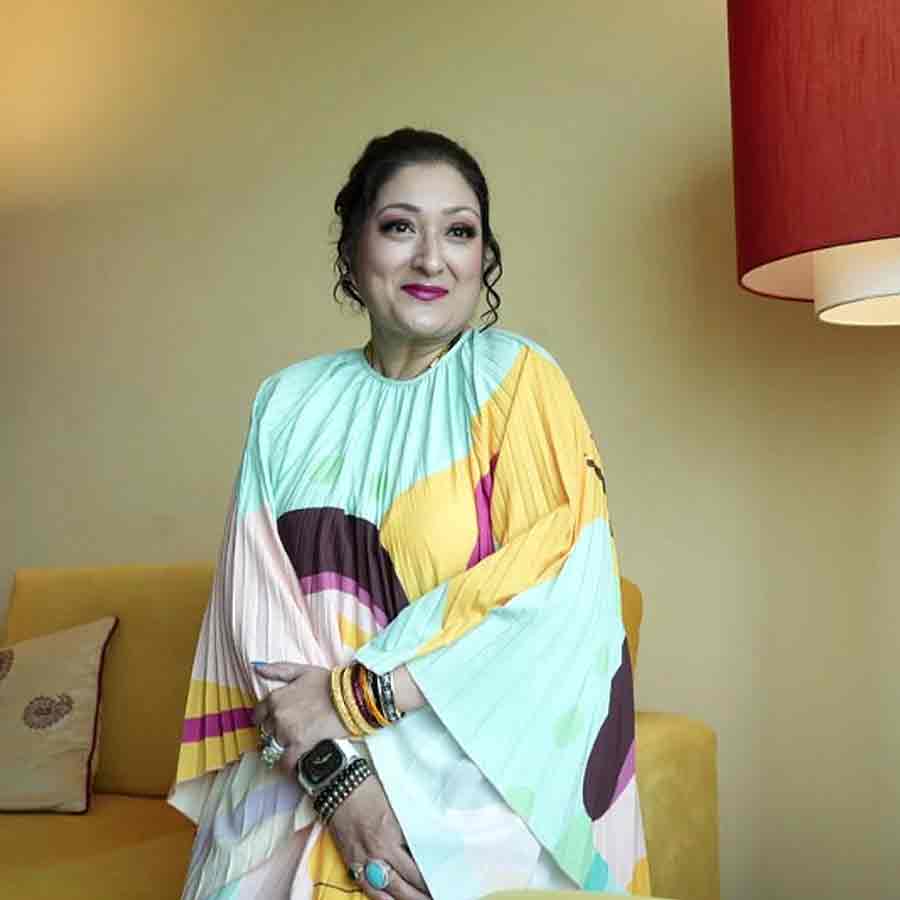 Govinda\\\'s Wife Sunita Ahuja Claims he spends more time with her Co star