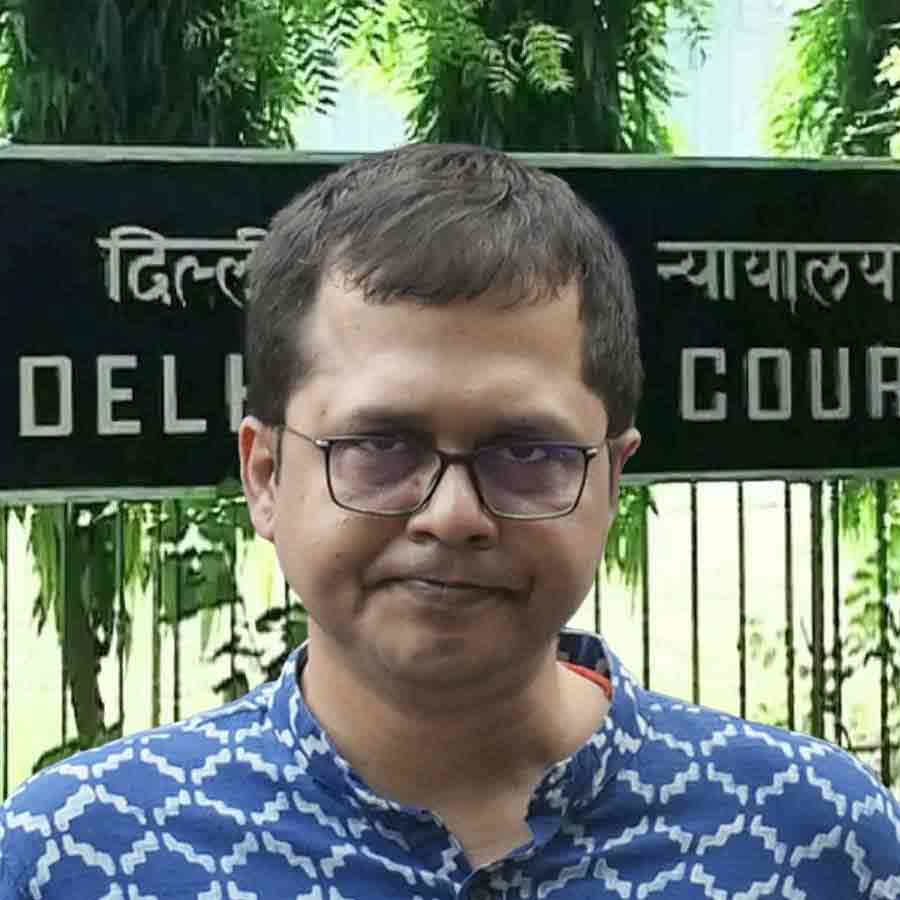 Delhi High Court show caused saket gokhale for not apologising to Lakshmi Puri