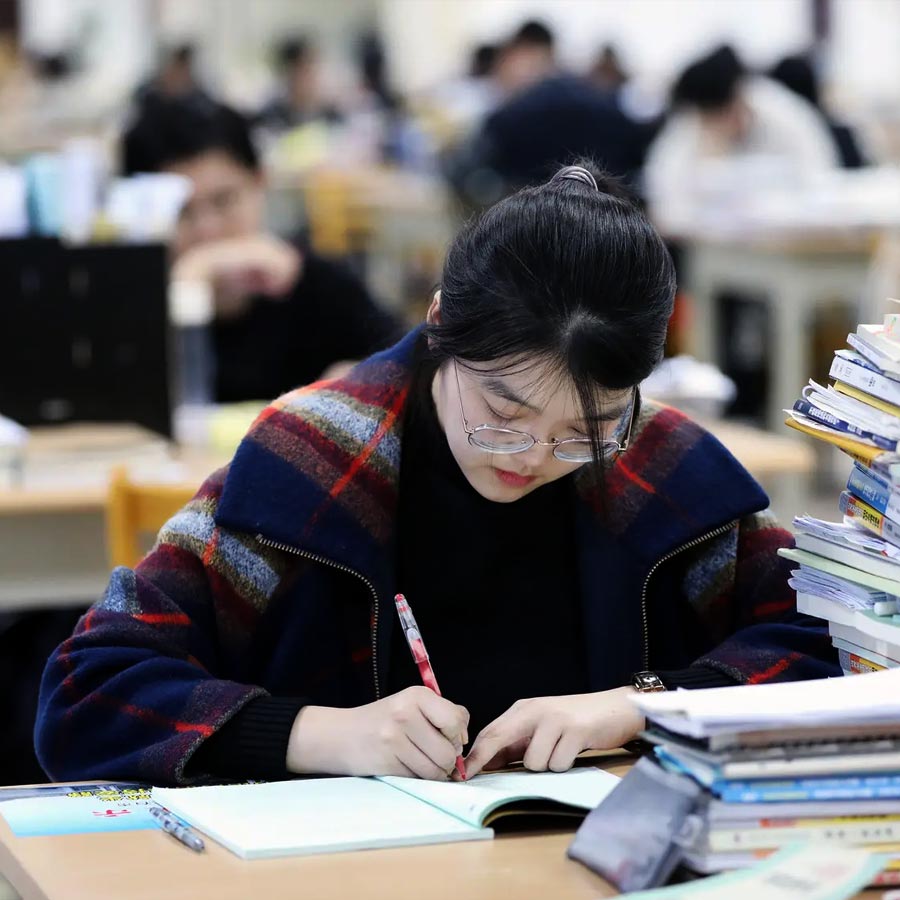 US announces aggressively revoke visas of Chinese students, know its reason and impact