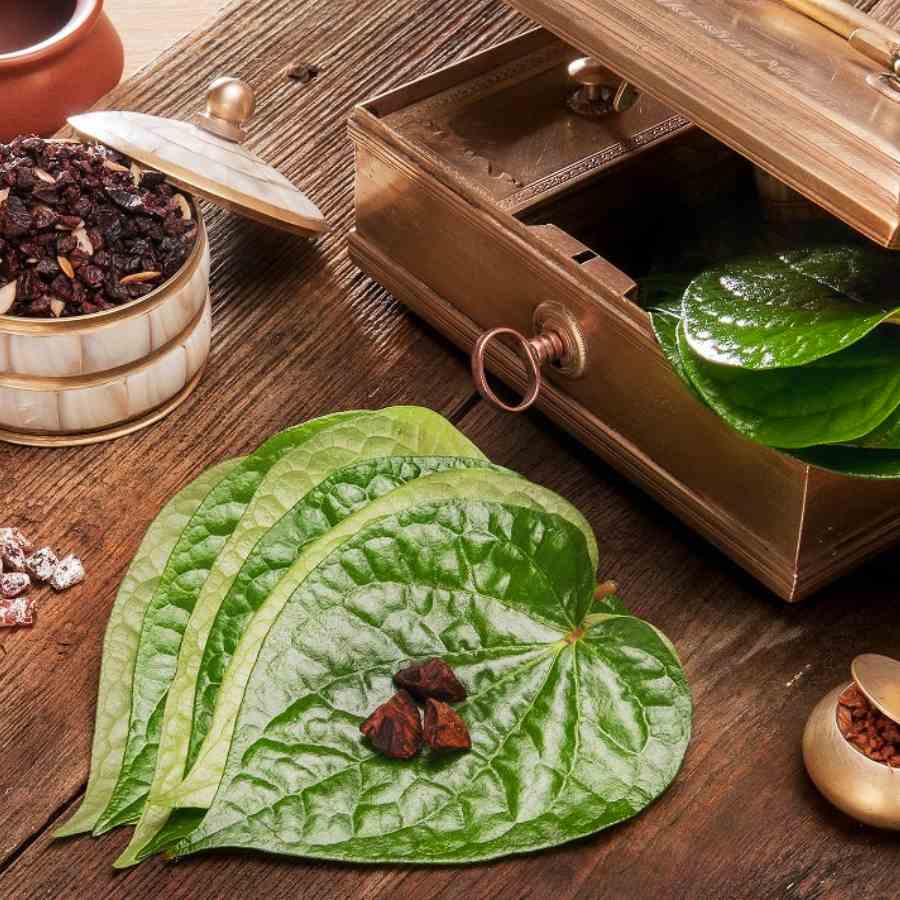 How age old mouth Freshener betel leaves can be used as your Daily Detox dgtl