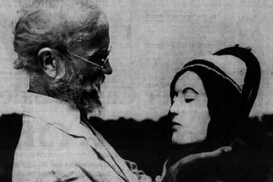 All need to know about Carl Tanzler and his bizarre case 