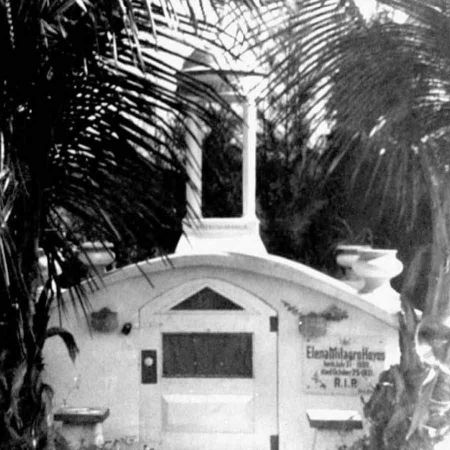 All need to know about Carl Tanzler and his bizarre case 