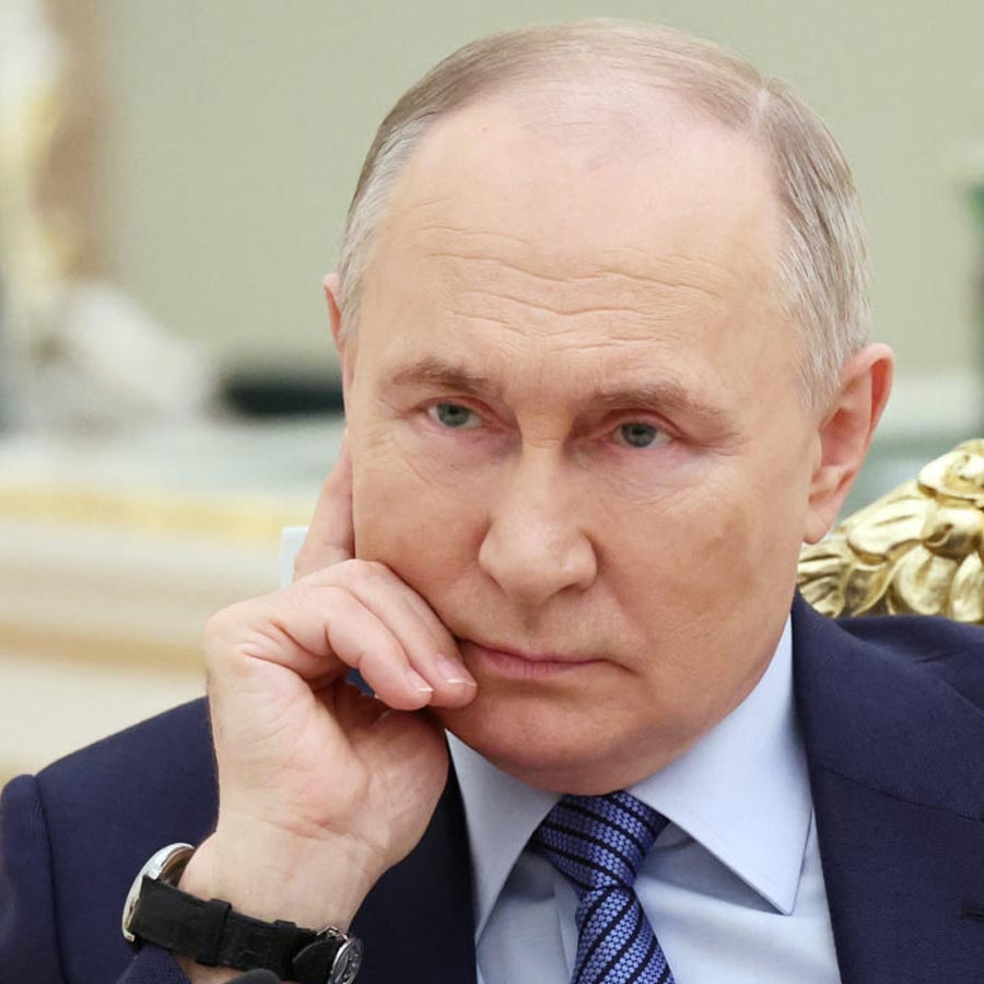 Moscow wants to revive Russia India China Troika, know its significance