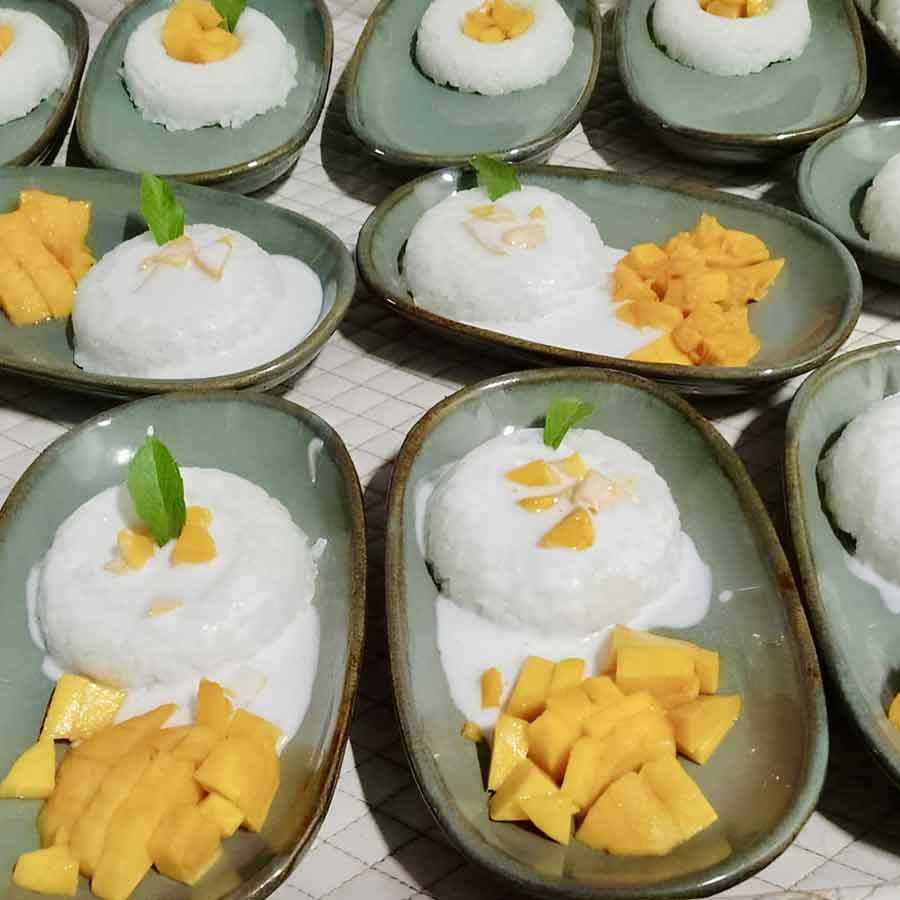 ম্যাঙ্গো স্টিকি রাইস।