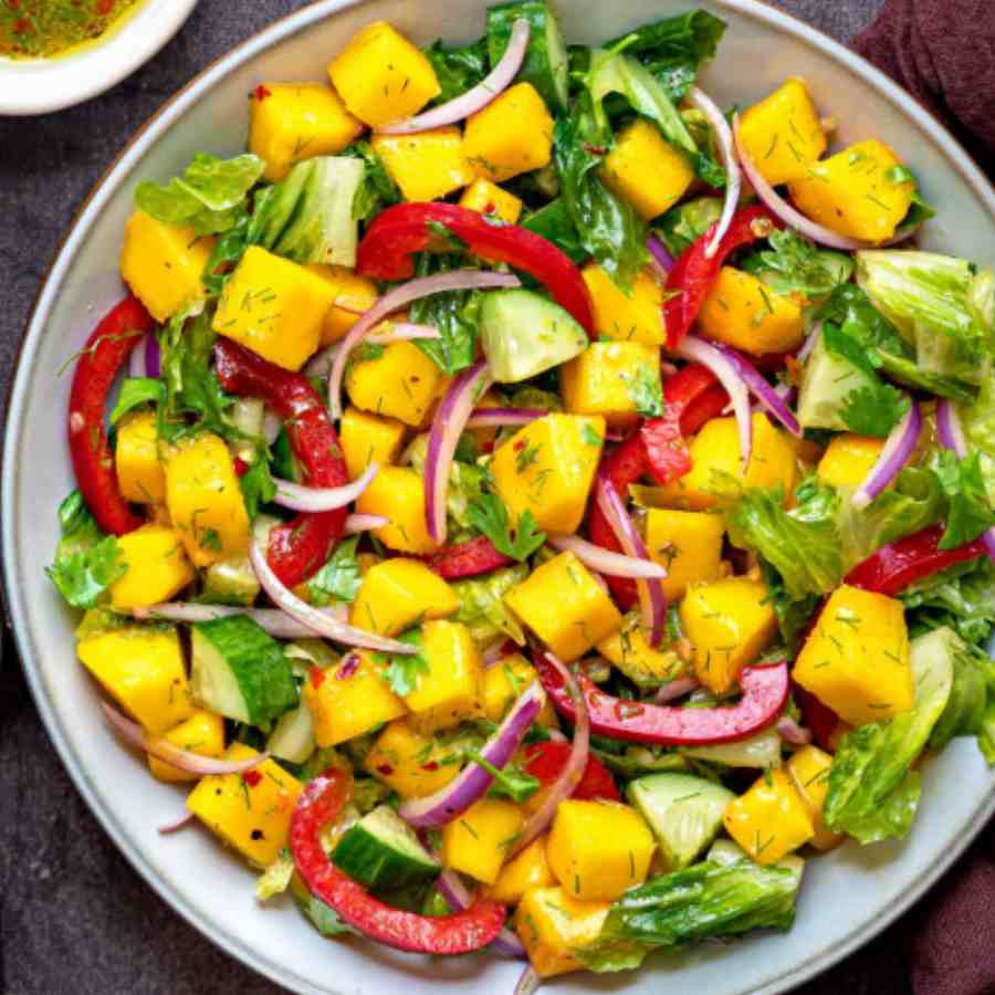 ম্যাঙ্গো স্যালাড।